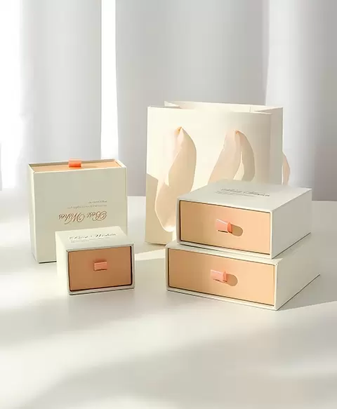 Scatola di carta con cassetti 