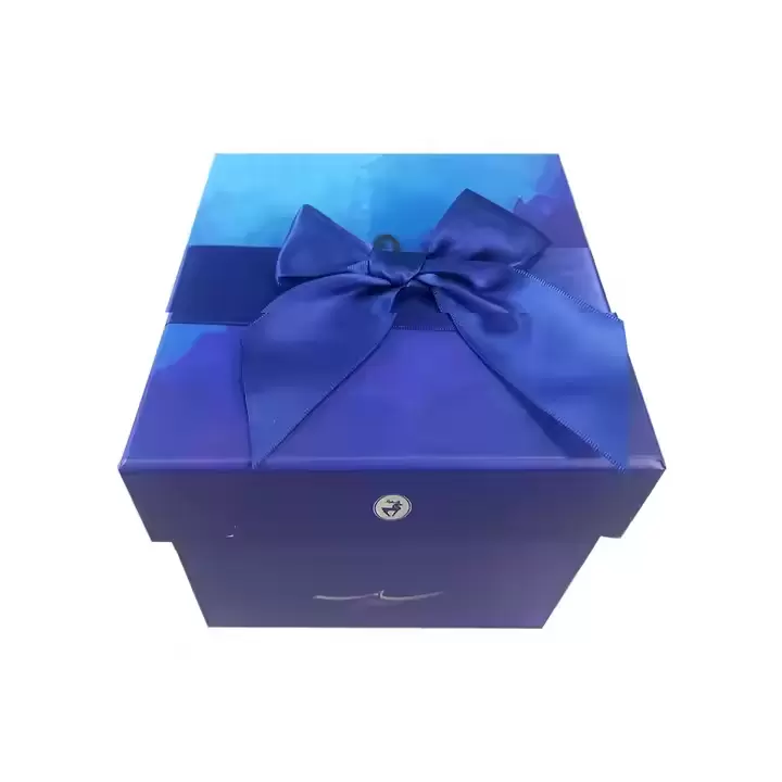 scatola rigida in due pezzi scatola rigida in due pezzi