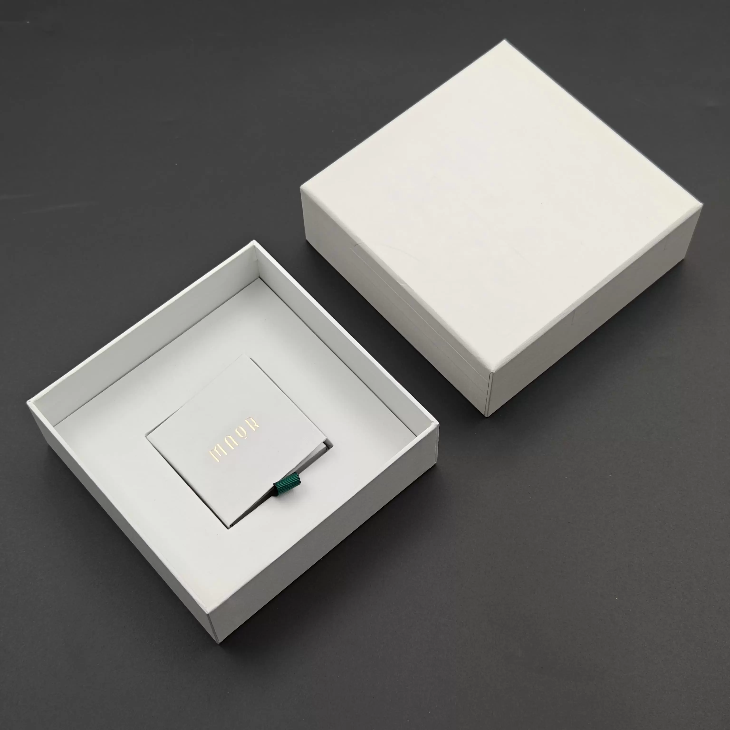 scatola in due pezzi scatola in due pezzi